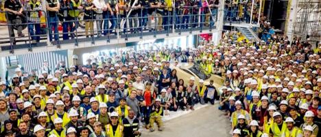 Teslas första serieproducerade robotaxi