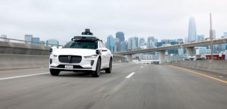 Waymos robotaxi nu på motorvägar