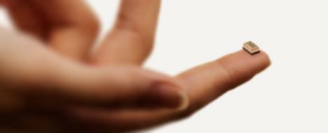 AI skiljer rösten från bullret med optisk MEMS