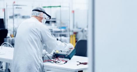 Svensk elektronik fastnar mellan labb och fabrik