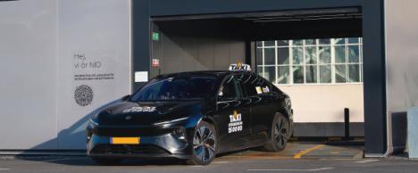 Elva batteribytare på Taxi Stockholm