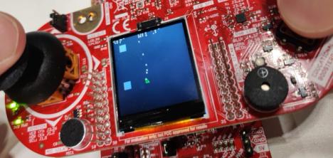 Claude kodade spel i TI:s kort