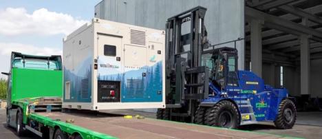 Både truck och laddare på Volvos batteriteknik